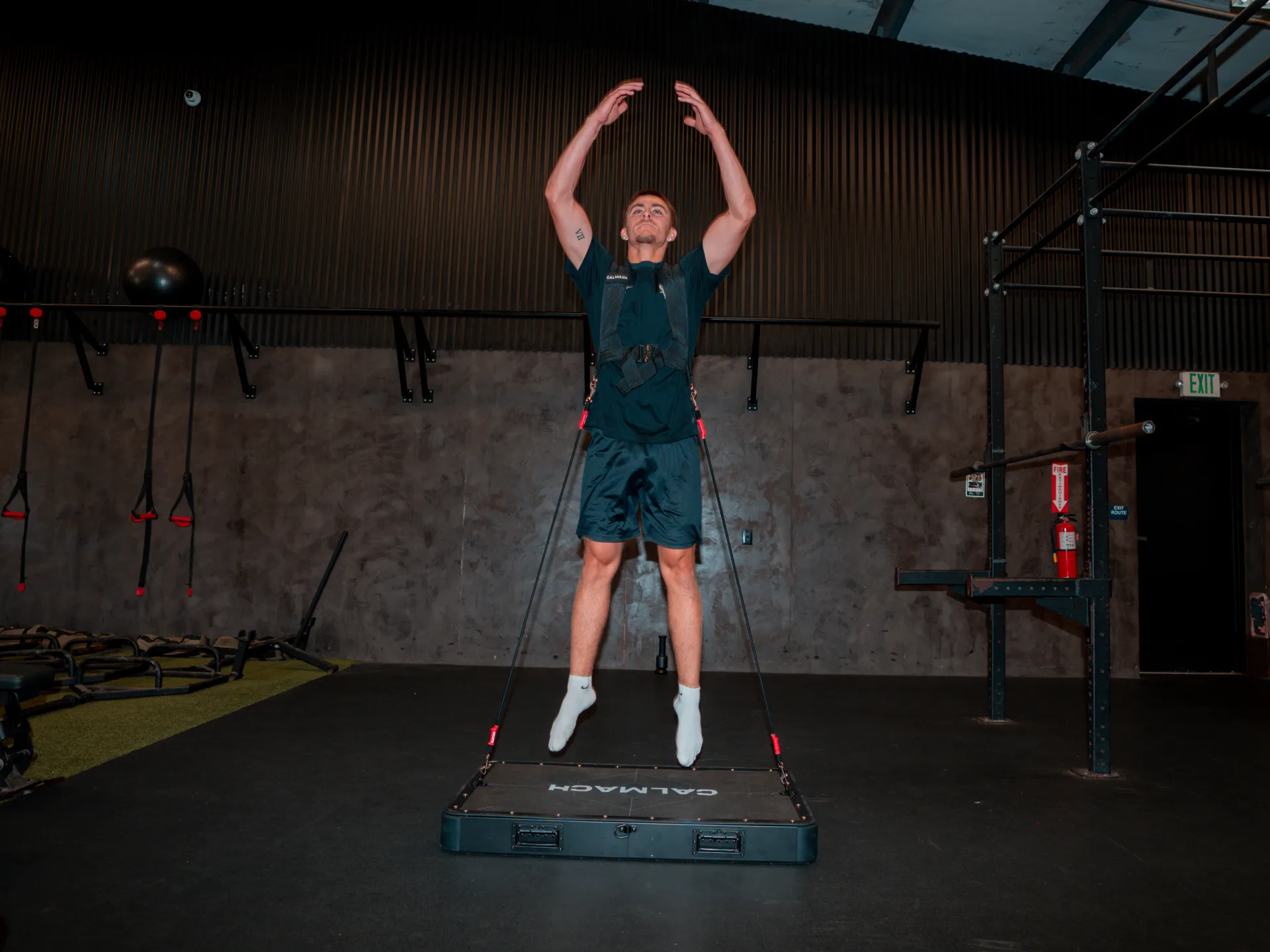 Athlete training on the CALMACH platform